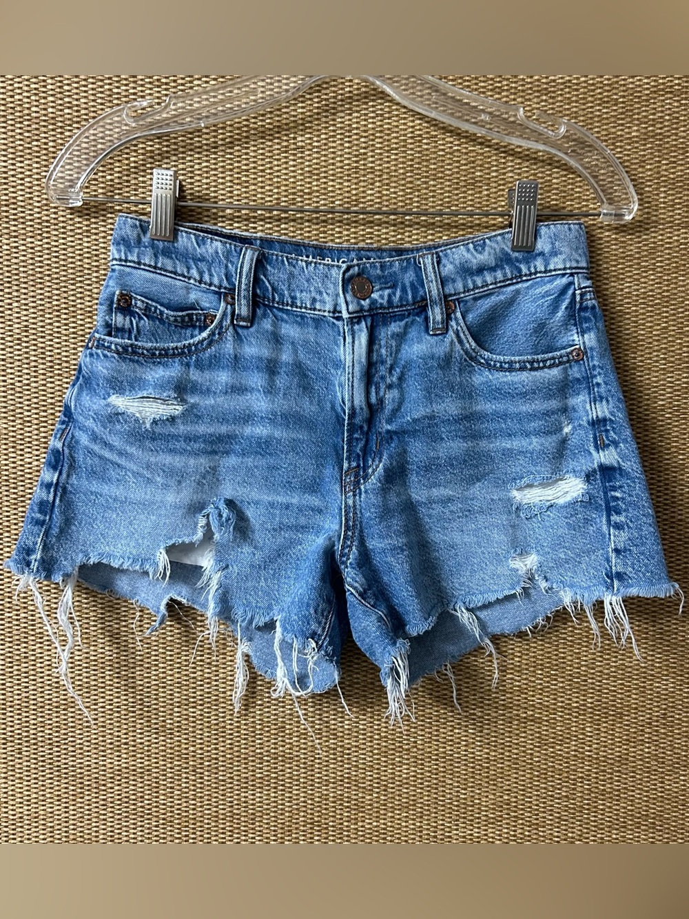 American Eagle Shorts Women’s 0 Blue Distressed Jean CutOff 90’s Boyfriend Short